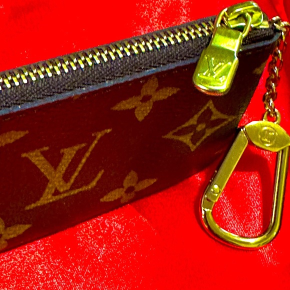 WOW POSHMARK - Authentic Louis Vuitton Monogram Canvas Wallet - Picture 15 of 16